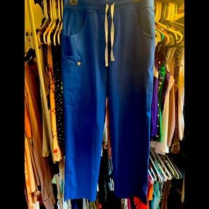 Figs Cade style scrub pants